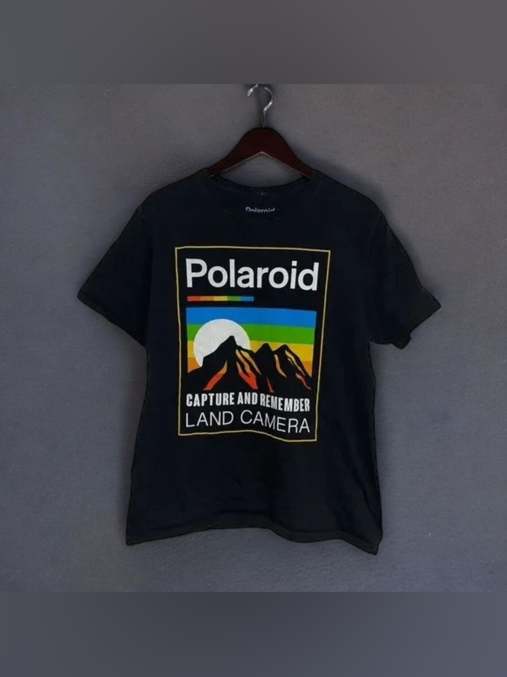 ⛱️ Black Short-Sleeve Graphic Tee - Mountain Sunset